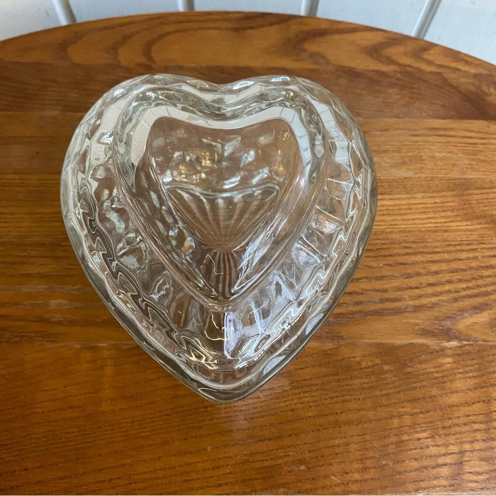 Homco Crystal Fostoria Heart Shaped jewelry keepsake Box candy dish Valentine’s